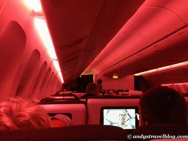 a plane with red lights