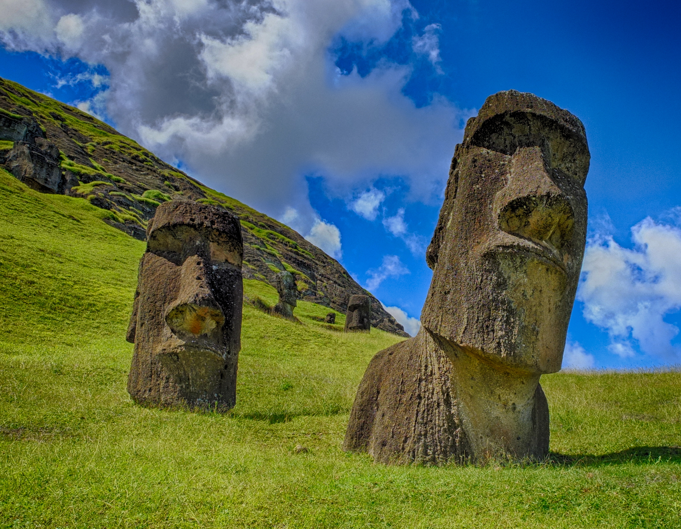 Easter Island Heads: Famous moai statues slowly fading 
