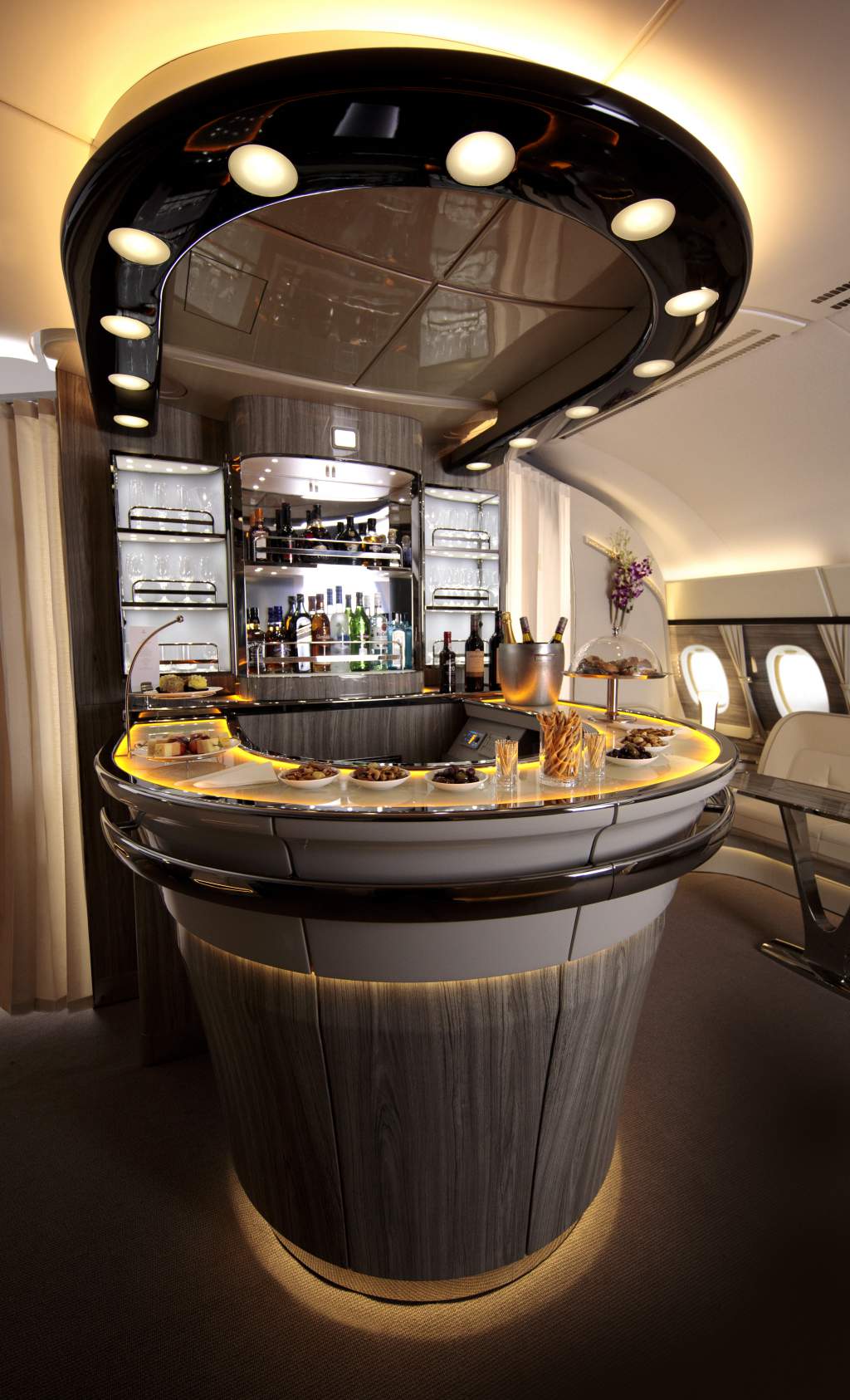 Emirates-A380-Onboard-Lounge4__1487859154_165.225.34.105