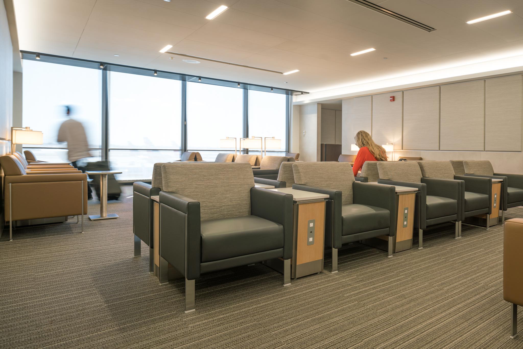 American Airlines Chicago Flagship Lounge Review