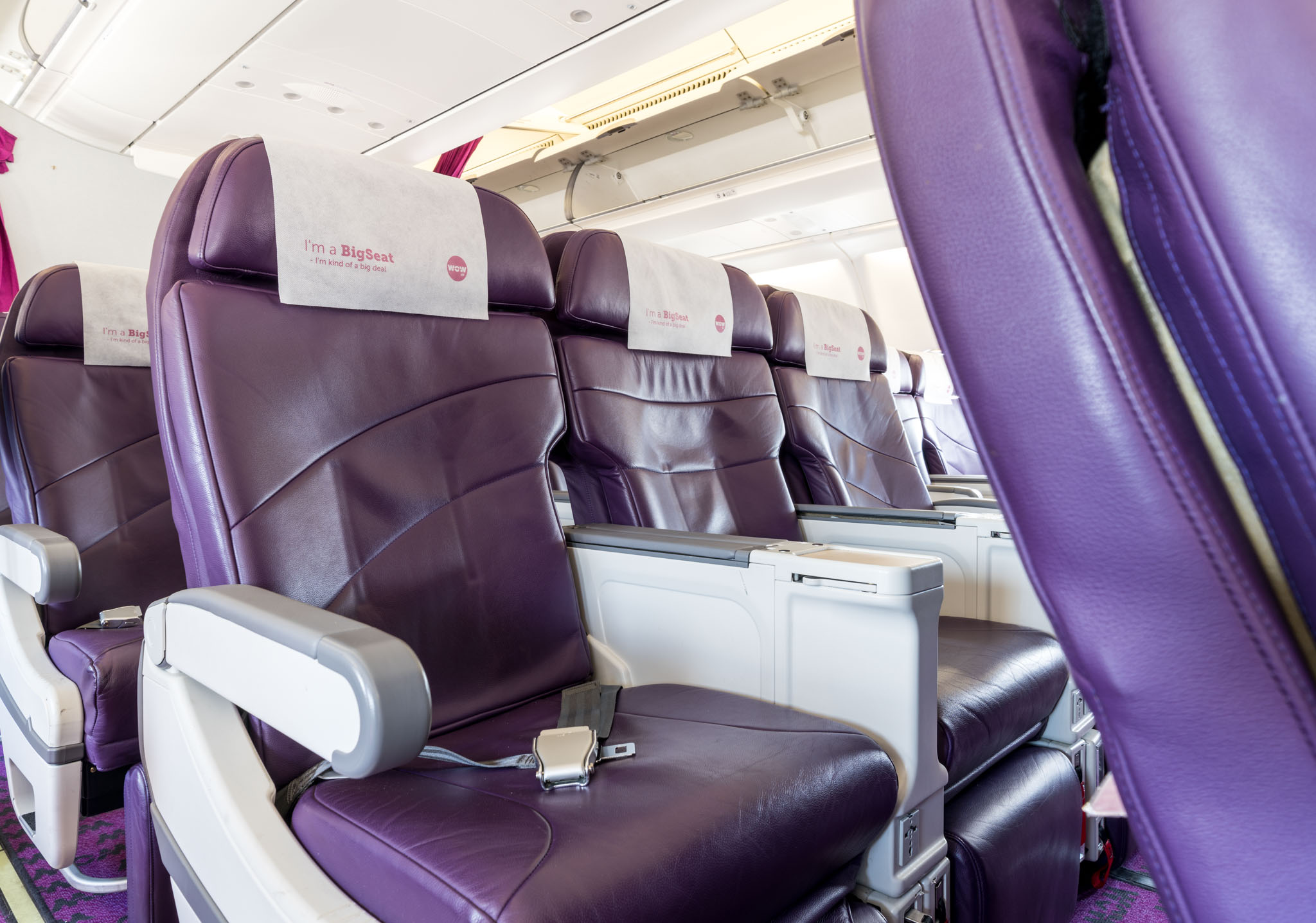 Review: WOW Air Big Seat Reykjavik – Dallas (There was no WOW